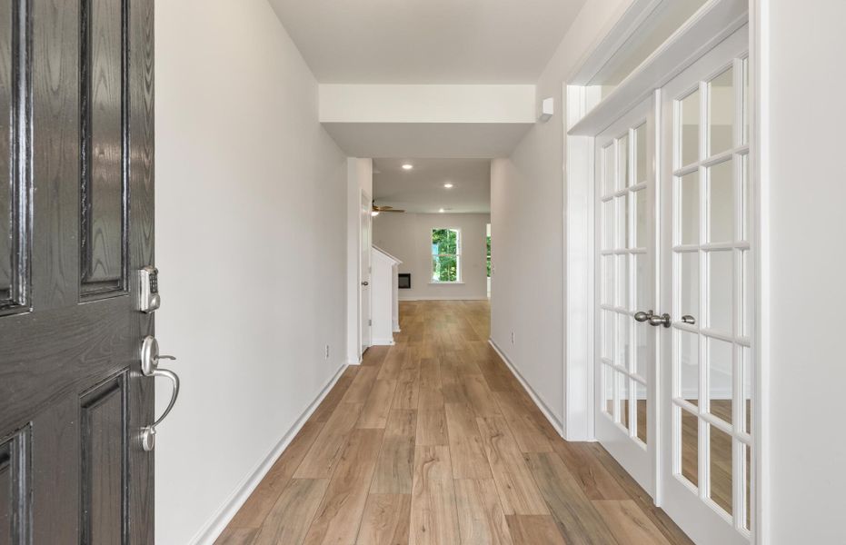Spacious, unfurnished interior of a new home in Oakley Pointe, Moncks Corner (Image 15).