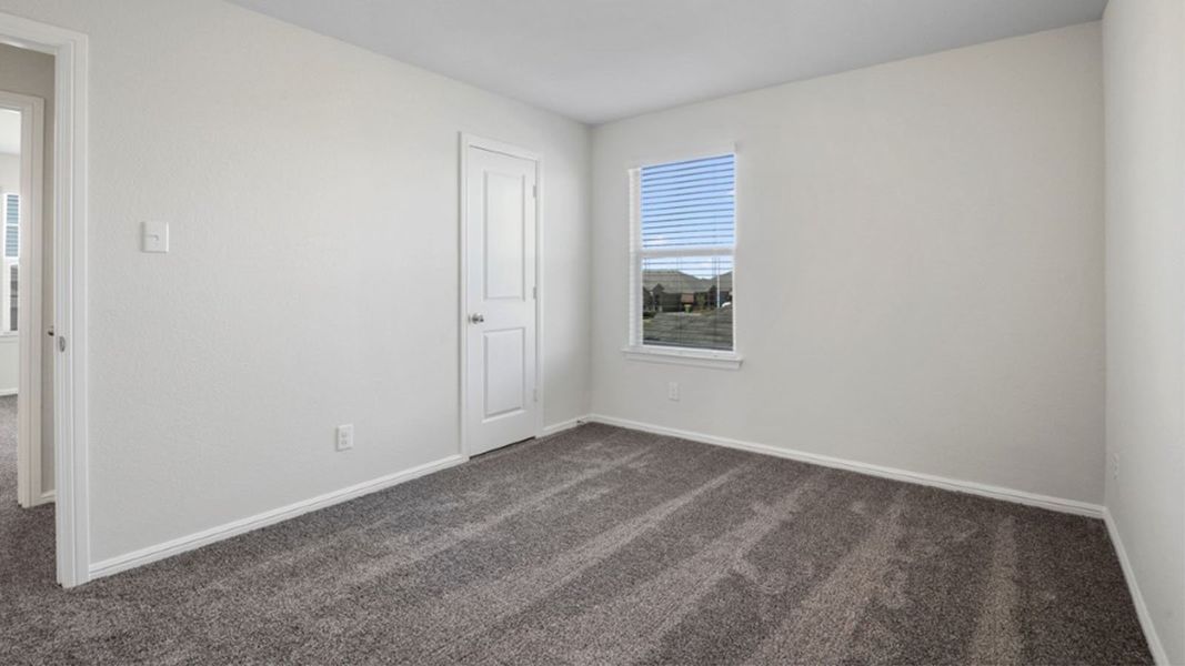 Spacious, unfurnished interior of a new home in Rock Creek West, Fort Worth (Image 34).