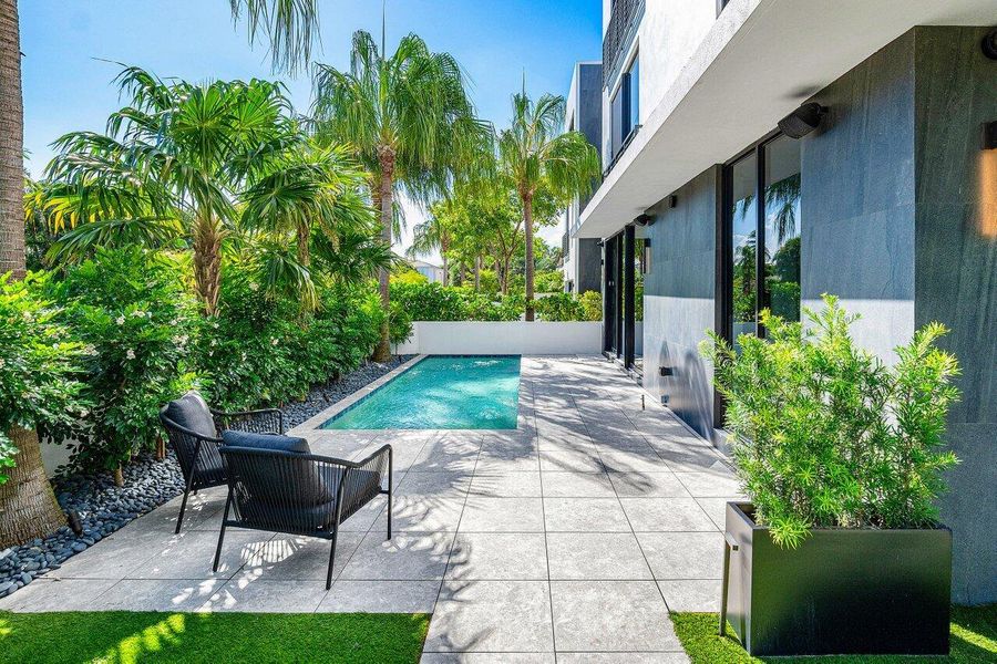 032-914PalmTrail-DelrayBeach-FL-33483-SM