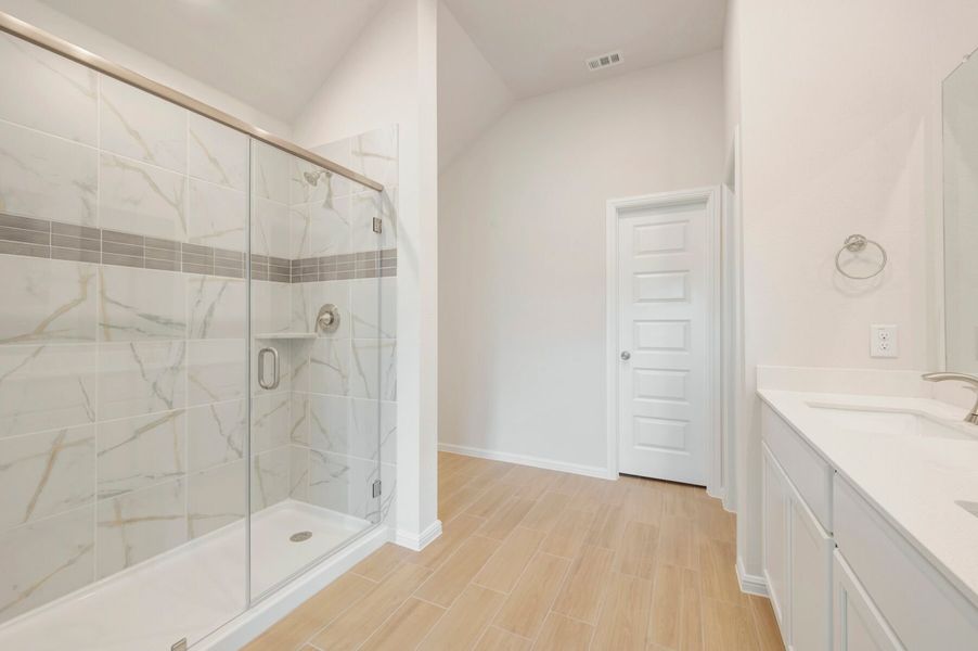 Owner's Bathroom Owner's Bathroom