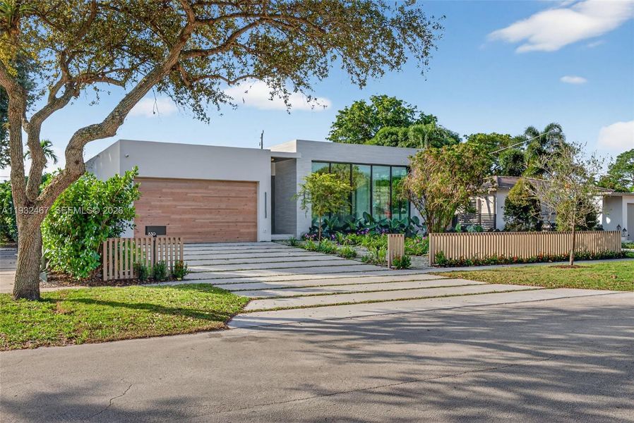 Community amenities in , Miami Springs (Image 33).