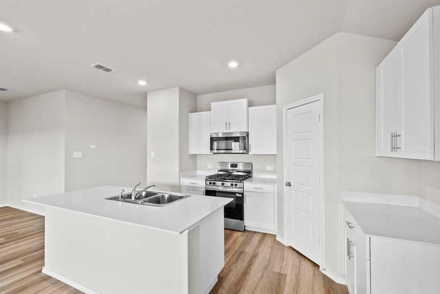 Furnished interior view inside a new home in Sunnycreek, Crowley (Image 6).