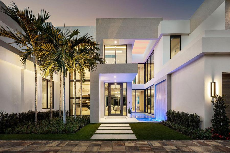 481_Thatch_Palm_Drive_Dusk_04