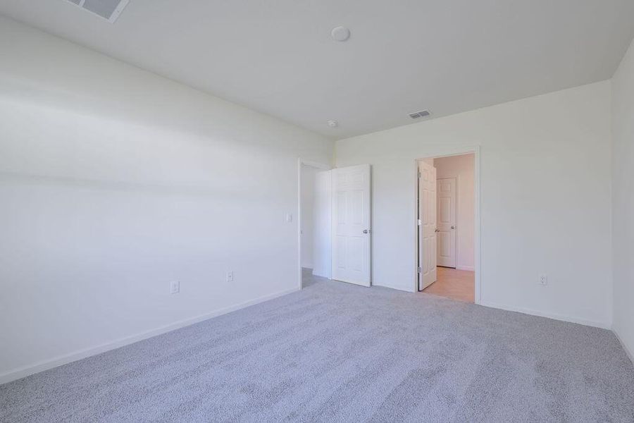 Spacious, unfurnished interior of a new home in , Port St. Lucie (Image 19).