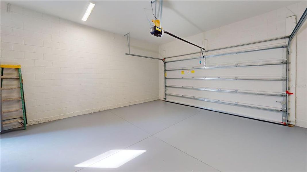 Spacious, unfurnished interior of a new home in Laureate Park, Orlando (Image 17).