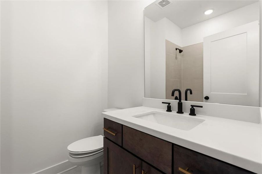 Furnished interior view inside a new home in , Alpharetta (Image 8).