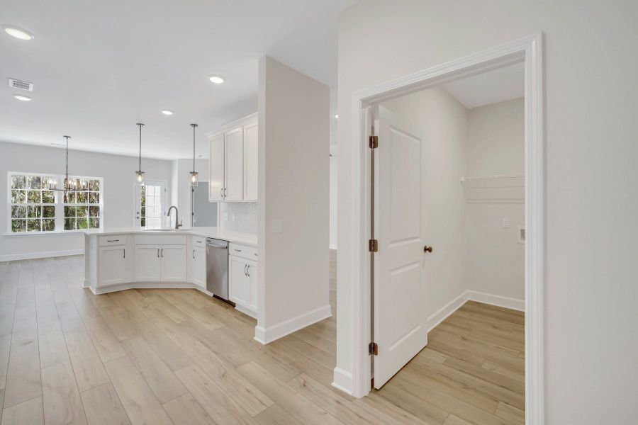 Wassaw – Kitchen with Expanded Laundry Room Wassaw – Kitchen with Expanded Laundry Room