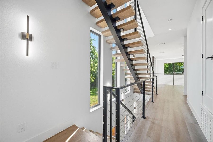 Spacious, unfurnished interior of a new home in , Dallas (Image 31).