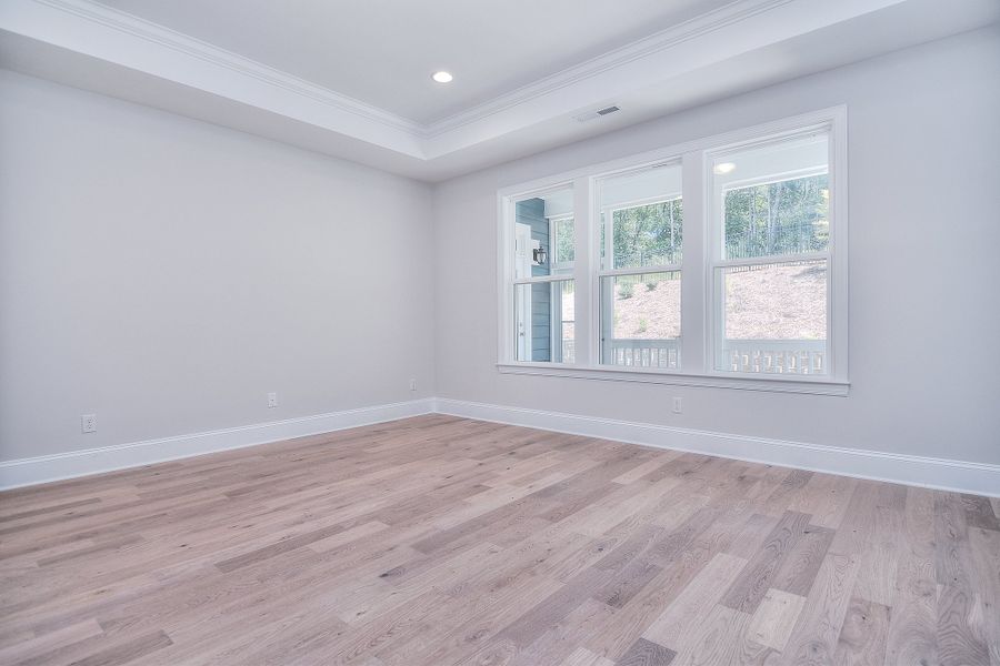 Representative unfurnished interior of a home built from the St Andrews by Greybrook Homes in Edmunds Farm, Clover (Image 45).