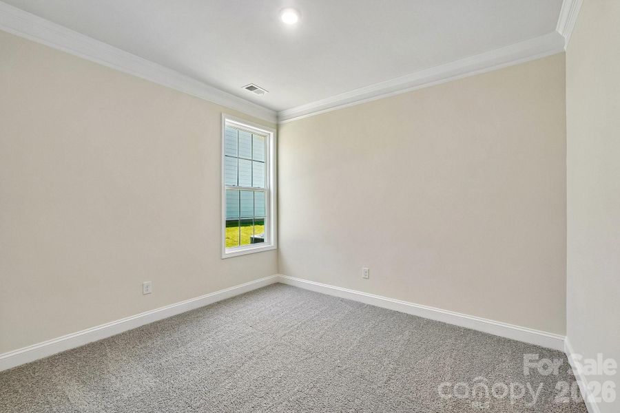 Spacious, unfurnished interior of a new home in Sylvan Creek, Denver (Image 34).
