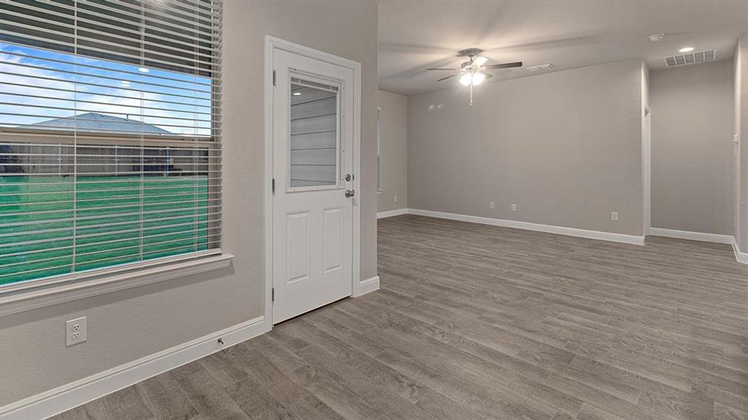 Spacious, unfurnished interior of a new home in Parkerville Meadows, DeSoto (Image 14).