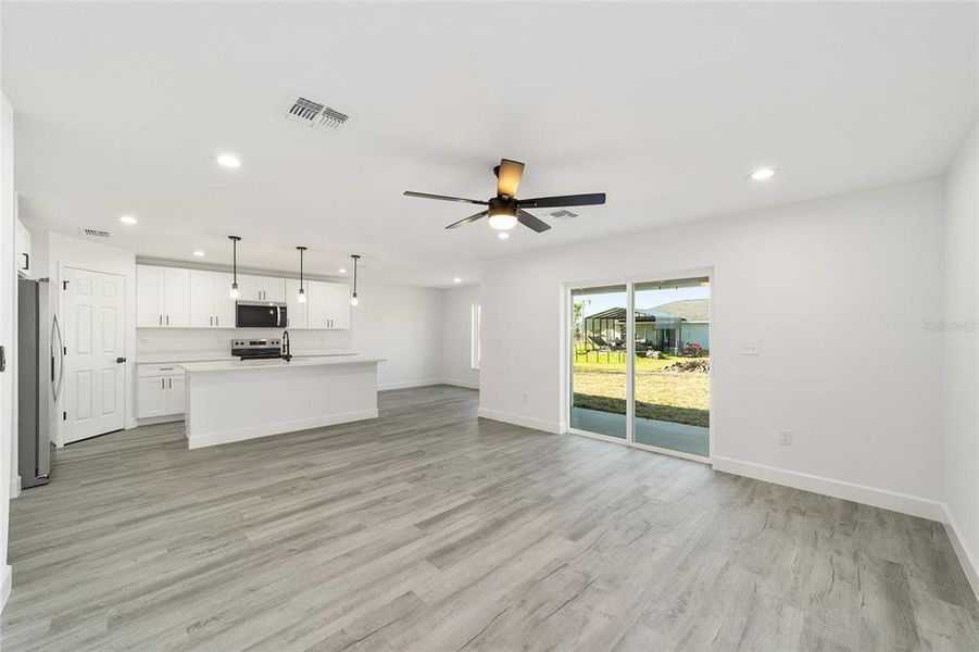 Spacious, unfurnished interior of a new home in , Ocala (Image 35).