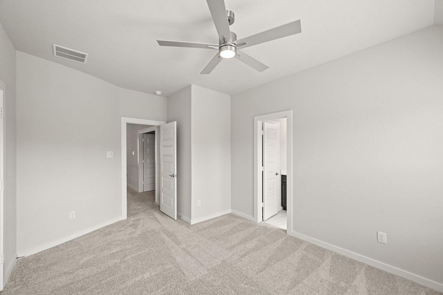 Spacious, unfurnished interior of a new home in Barton Creek Ranch, Conroe (Image 39). Spacious, unfurnished interior of a new home in Barton Creek Ranch, Conroe (Image 39).