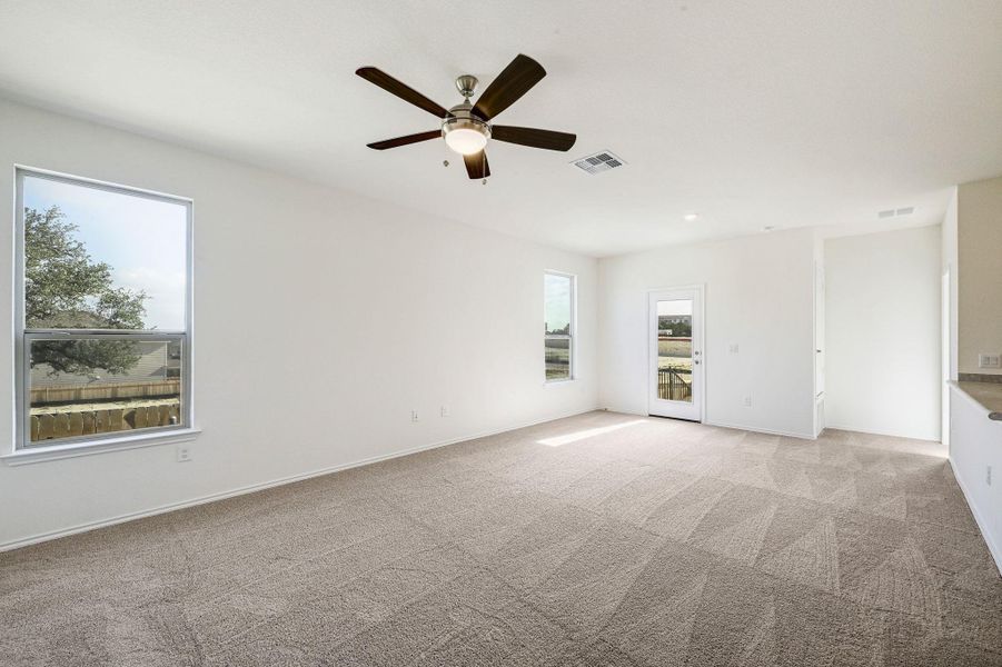 Spacious, unfurnished interior of a new home in Creekside at Estancia, Austin (Image 11).