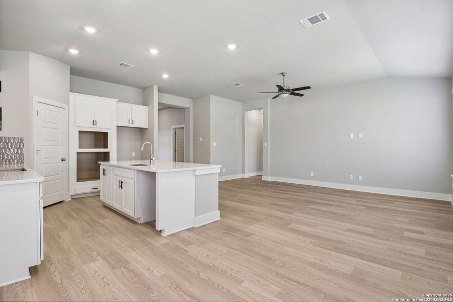 Spacious, unfurnished interior of a new home in Sagebrooke - Classic Series, San Antonio (Image 22).