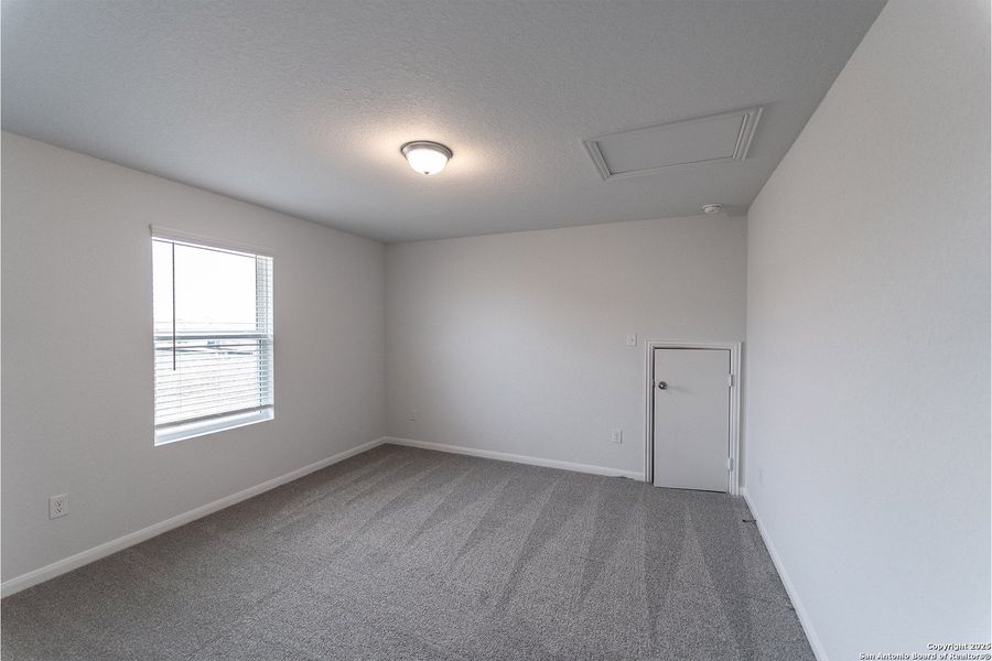 Spacious, unfurnished interior of a new home in Willow View, Converse (Image 10).