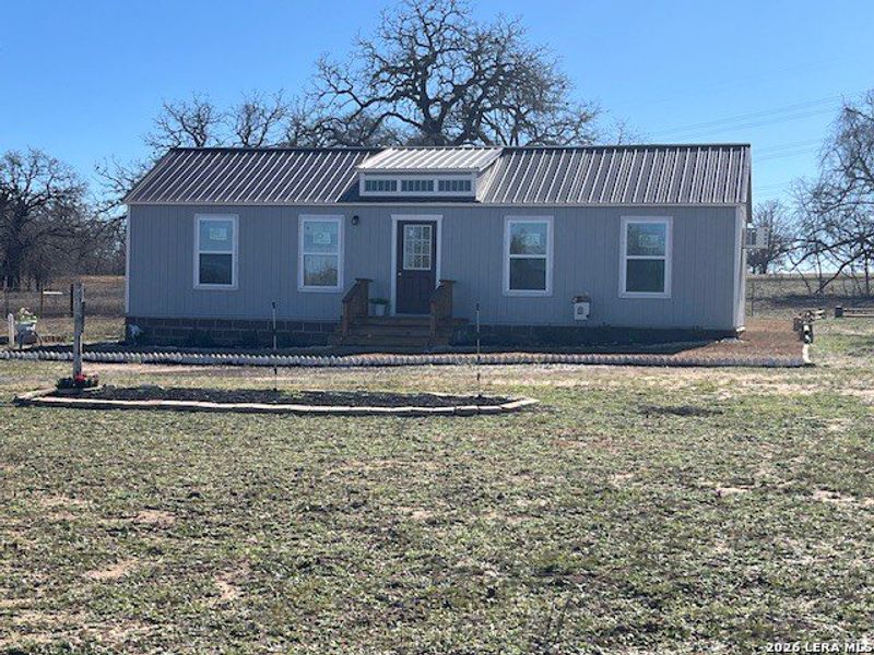 Exterior details and patio area of a home in , Stockdale (Image 12).