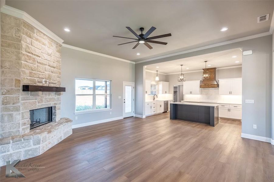 Furnished interior view inside a new home in , Abilene (Image 11).