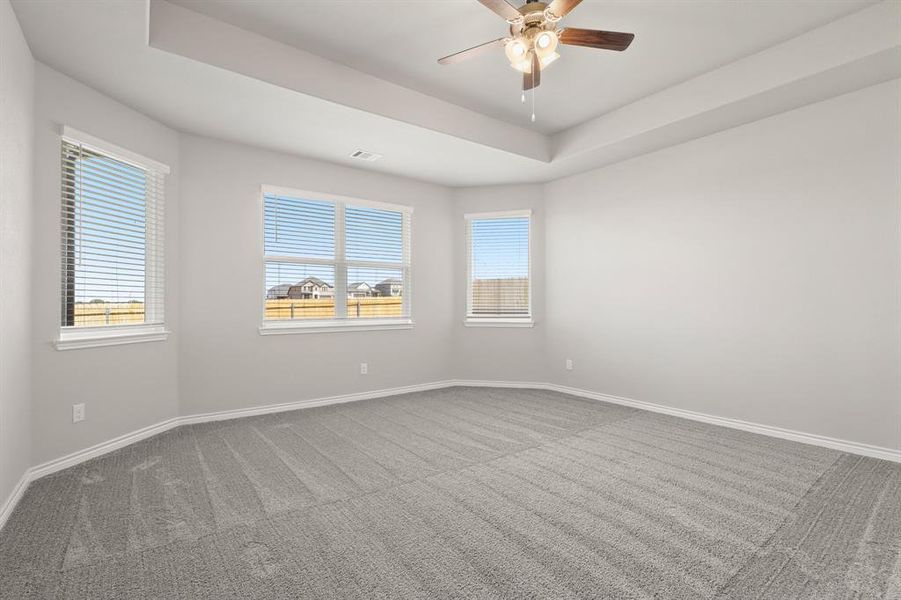 Spacious, unfurnished interior of a new home in Rocky Creek Crossing, Fort Worth (Image 20). Spacious, unfurnished interior of a new home in Rocky Creek Crossing, Fort Worth (Image 20).
