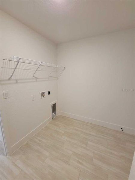 Spacious, unfurnished interior of a new home in Ocala Crossings South, Ocala (Image 21).