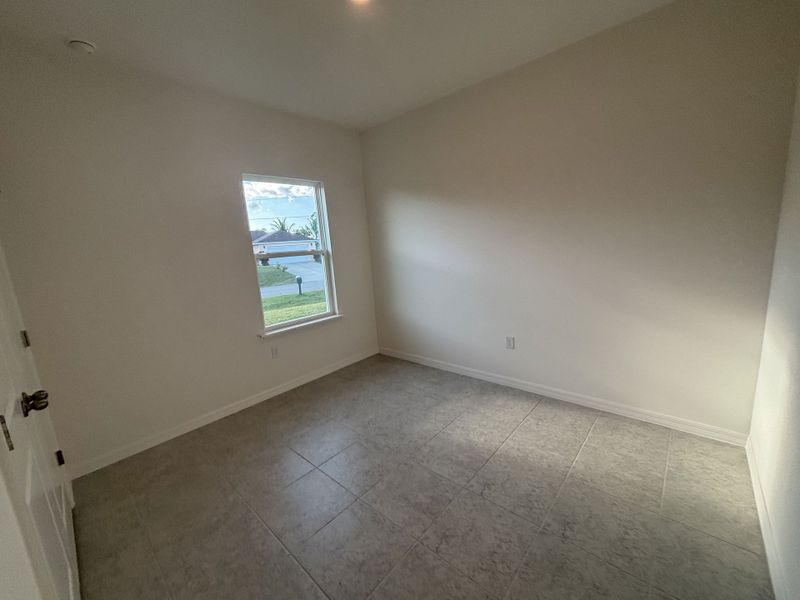 Spacious, unfurnished interior of a new home in Lehigh Acres, Lehigh Acres (Image 27).