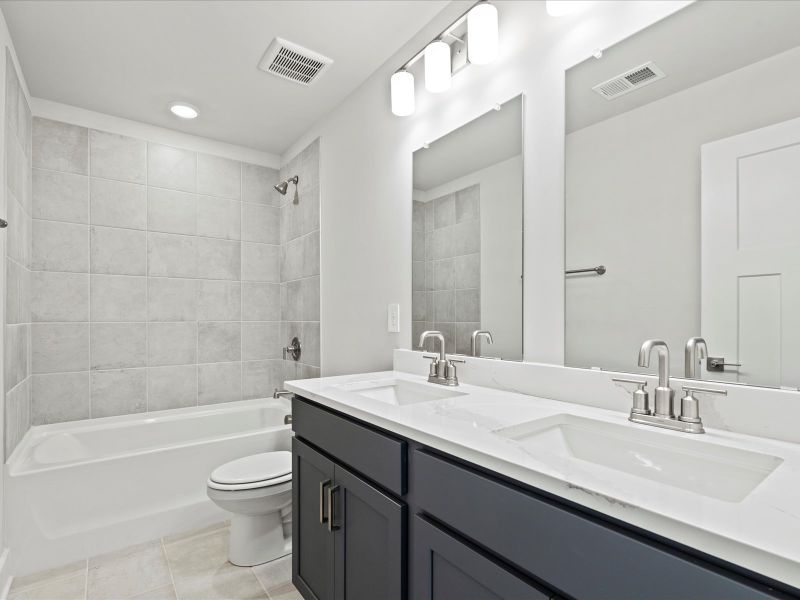 Furnished interior view inside a new home in Riverwood Farm, Piedmont (Image 5).
