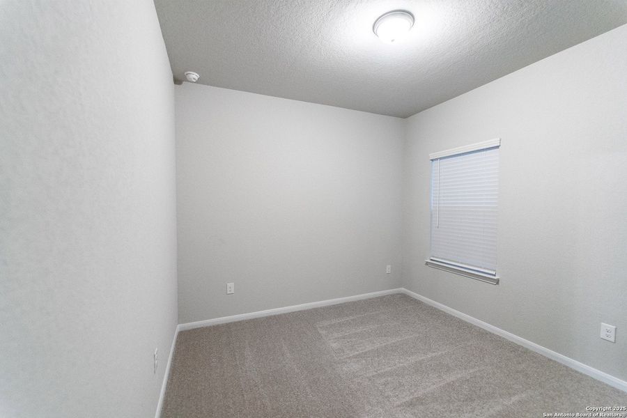 Spacious, unfurnished interior of a new home in Hennersby Hollow, San Antonio (Image 7). Spacious, unfurnished interior of a new home in Hennersby Hollow, San Antonio (Image 7).