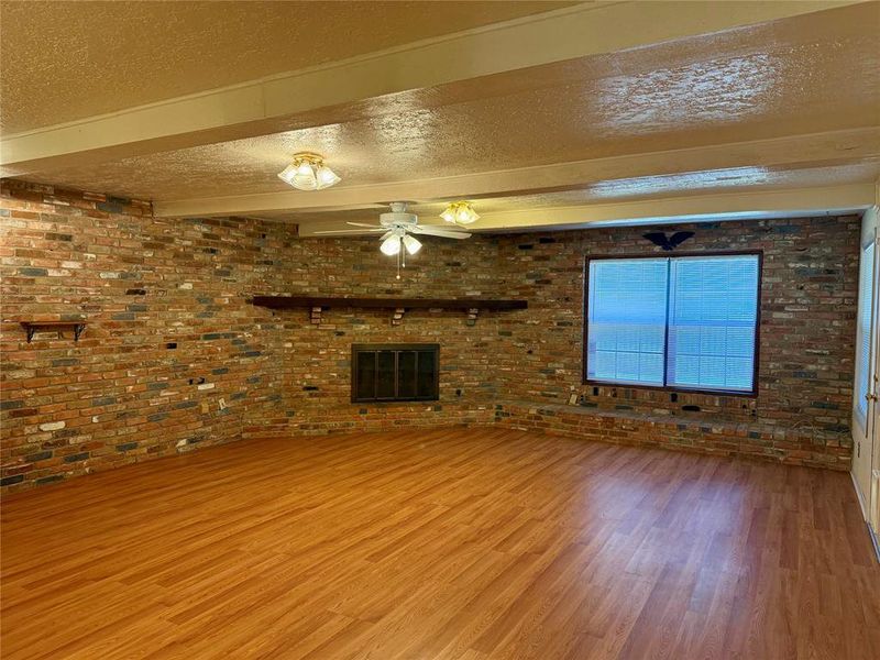 Spacious, unfurnished interior of a new home in , Whitney (Image 10).