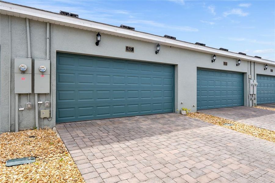 Exterior details and patio area of a home in Rivington, Debary (Image 21).