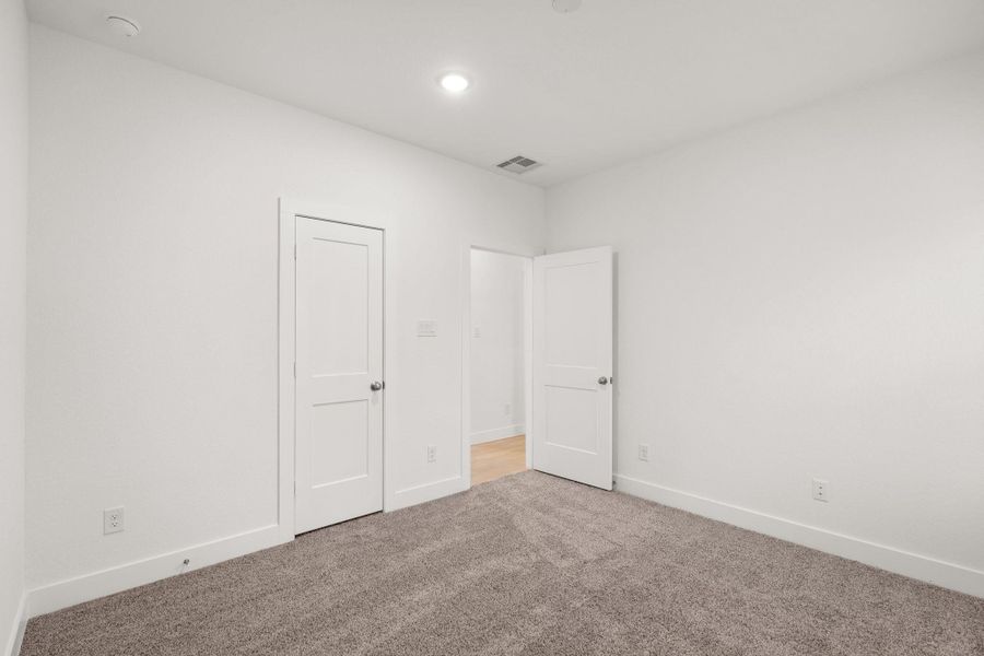 Spacious, unfurnished interior of a new home in Elyson, Katy (Image 16).