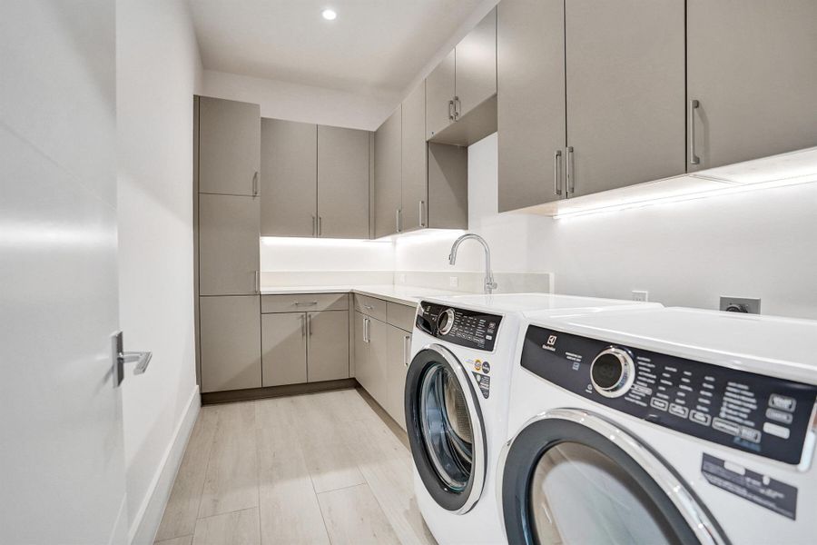Furnished interior view inside a new home in , Delray Beach (Image 37).