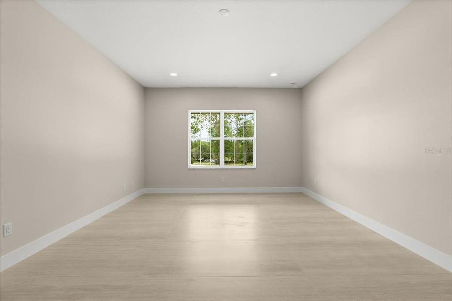 Spacious, unfurnished interior of a new home in , Dunnellon (Image 34).
