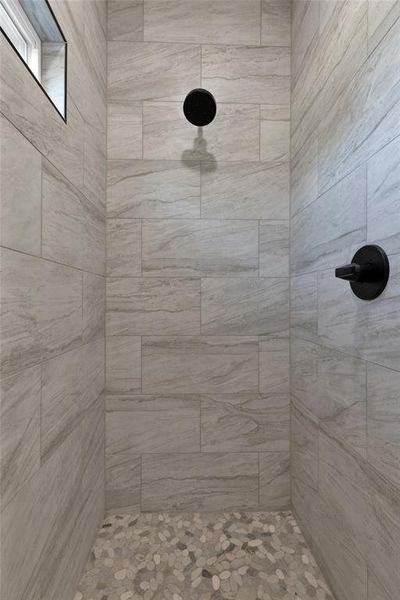 Close-up of interior finishes inside a home in , Mineral Wells (Image 19).