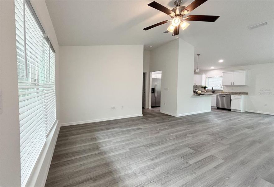 Spacious, unfurnished interior of a new home in , Dunnellon (Image 28).
