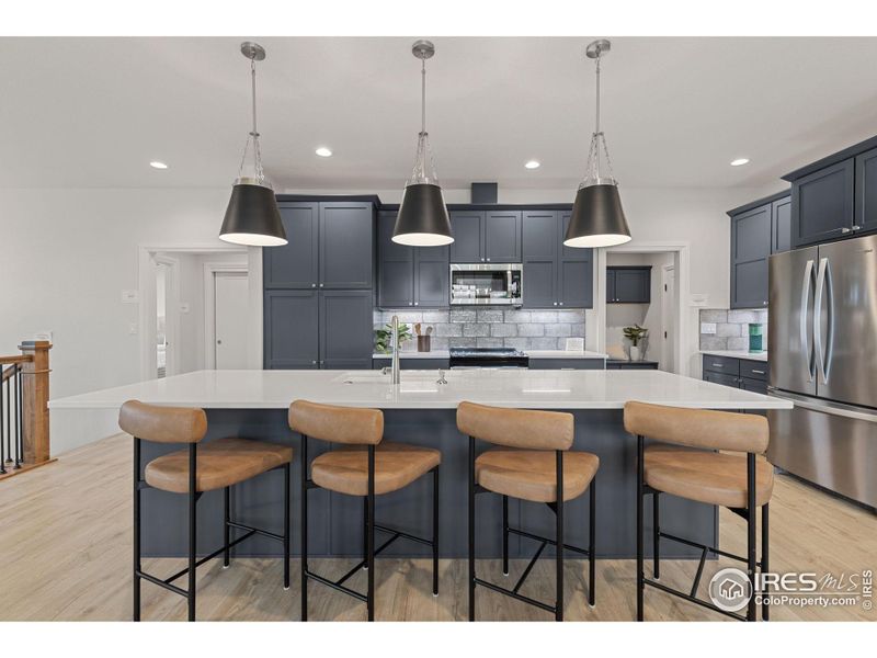 The island includes a breakfast bar