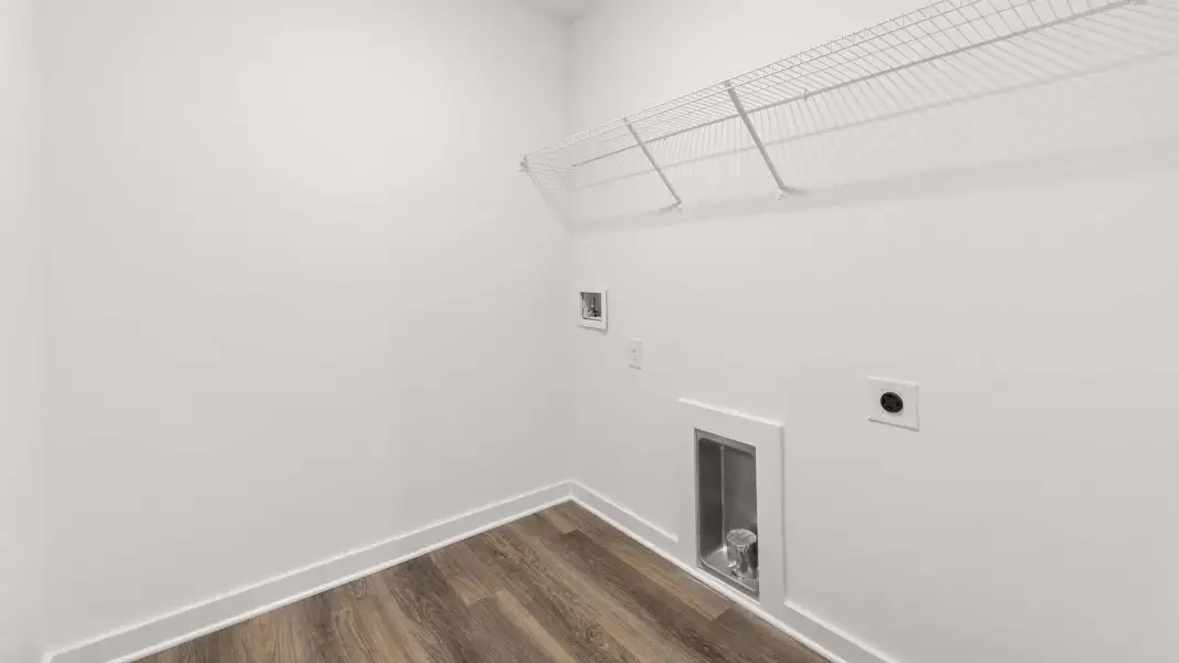 Spacious, unfurnished interior of a new home in Magnolia at the Bluffs Phase 3, Freeport (Image 18).
