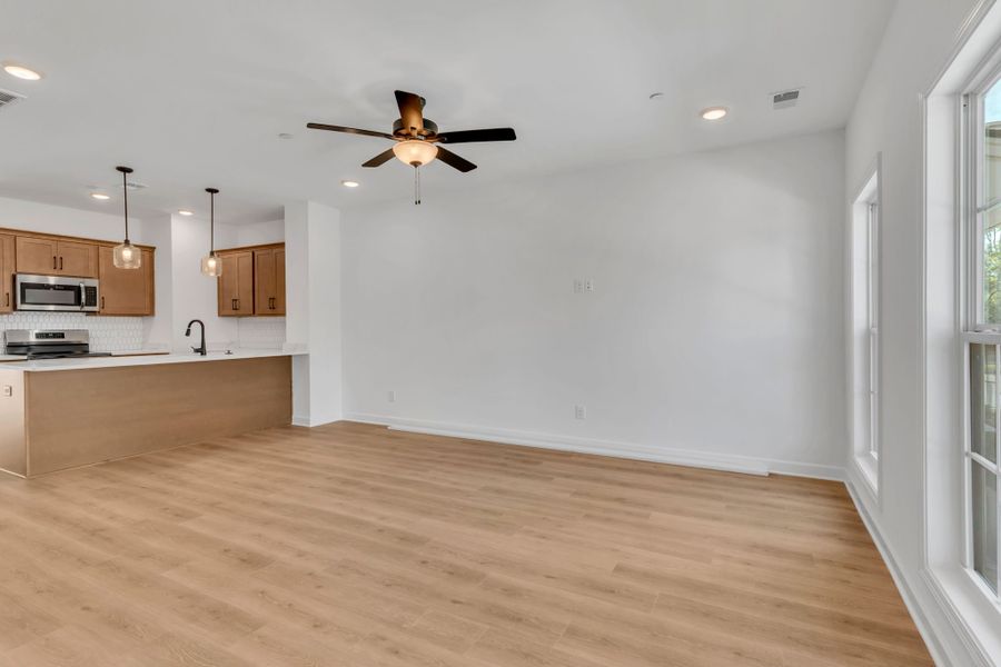 Spacious, unfurnished interior of a new home in Oxford Station, Gallatin (Image 13). Spacious, unfurnished interior of a new home in Oxford Station, Gallatin (Image 13).