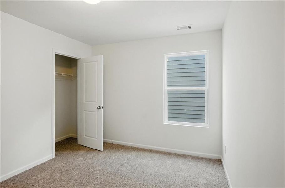 Spacious, unfurnished interior of a new home in Castleberry Pointe, Dawsonville (Image 15).