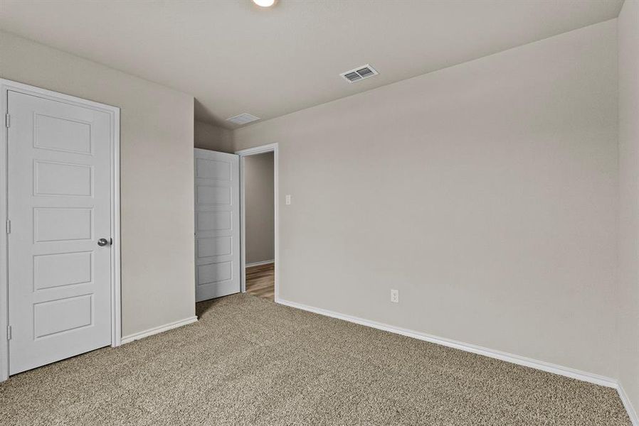 Spacious, unfurnished interior of a new home in , Fort Worth (Image 24).