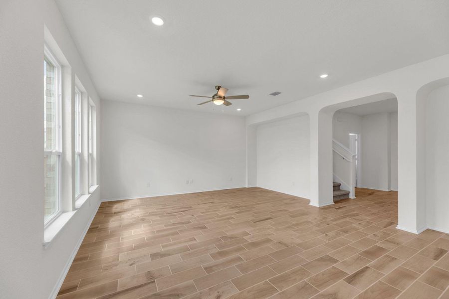 Spacious, unfurnished interior of a new home in Mustang Valley, Manor (Image 36).