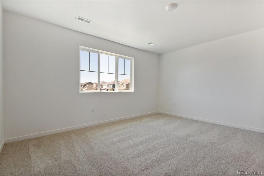 Spacious, unfurnished interior of a new home in Horizon Uptown, Aurora (Image 14).
