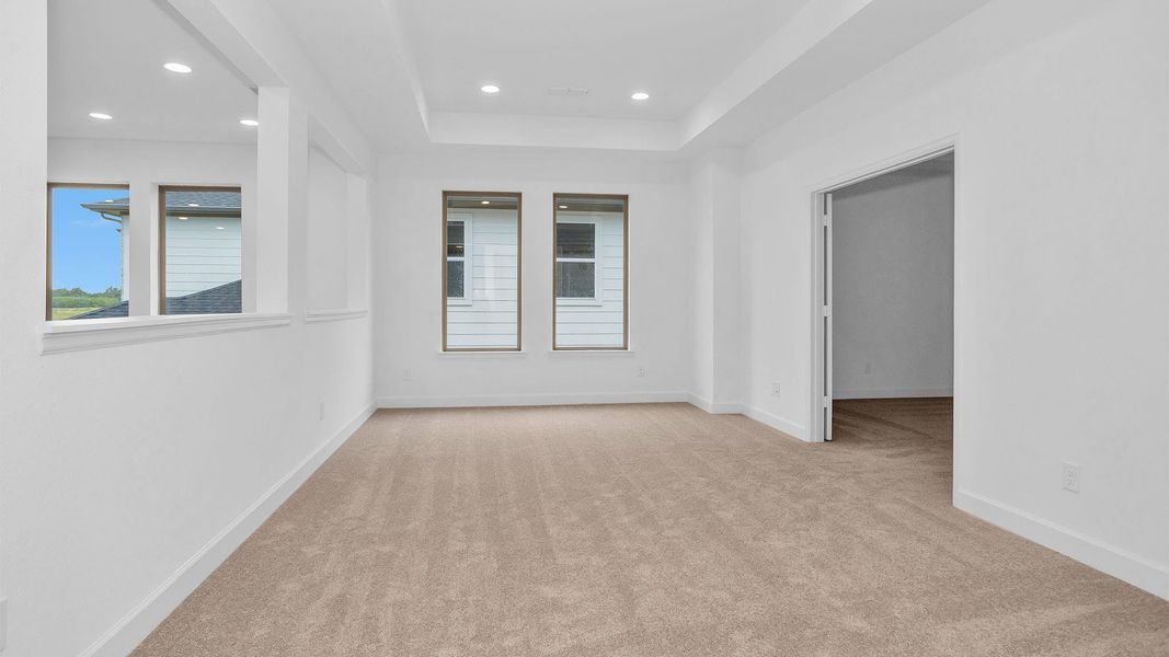Spacious, unfurnished interior of a new home in , Katy (Image 7).