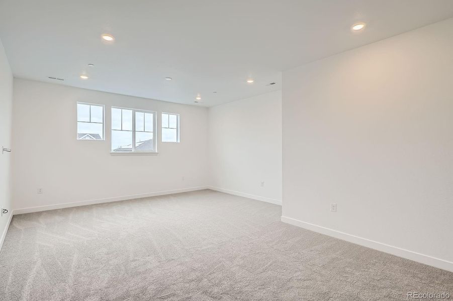 Spacious, unfurnished interior of a new home in Sunset Village: The Grand Collection, Erie (Image 18). Spacious, unfurnished interior of a new home in Sunset Village: The Grand Collection, Erie (Image 18).