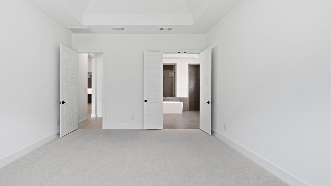 Spacious, unfurnished interior of a new home in Terraces, Rockwall (Image 16).