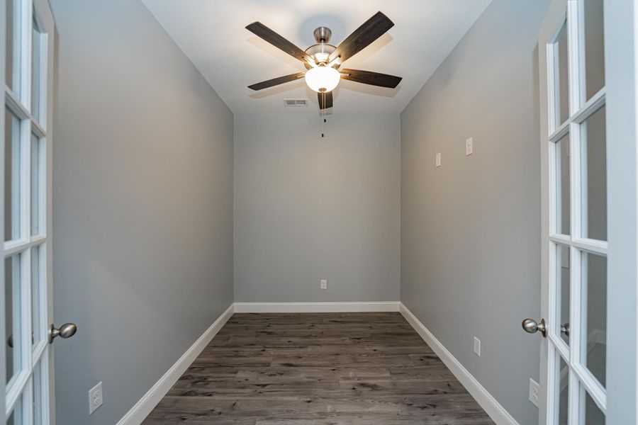Representative unfurnished interior of a home built from the Roosevelt Elite by Enchanted Homes in Pointe Summit, Slater-Marietta (Image 35).