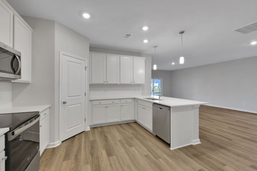 4br New Home in Pooler, GA.  - Slide 21