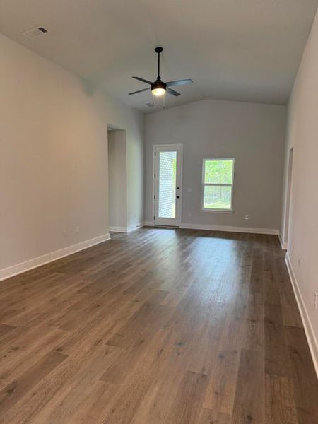 Spacious, unfurnished interior of a new home in Brookwood, Crestview (Image 10).