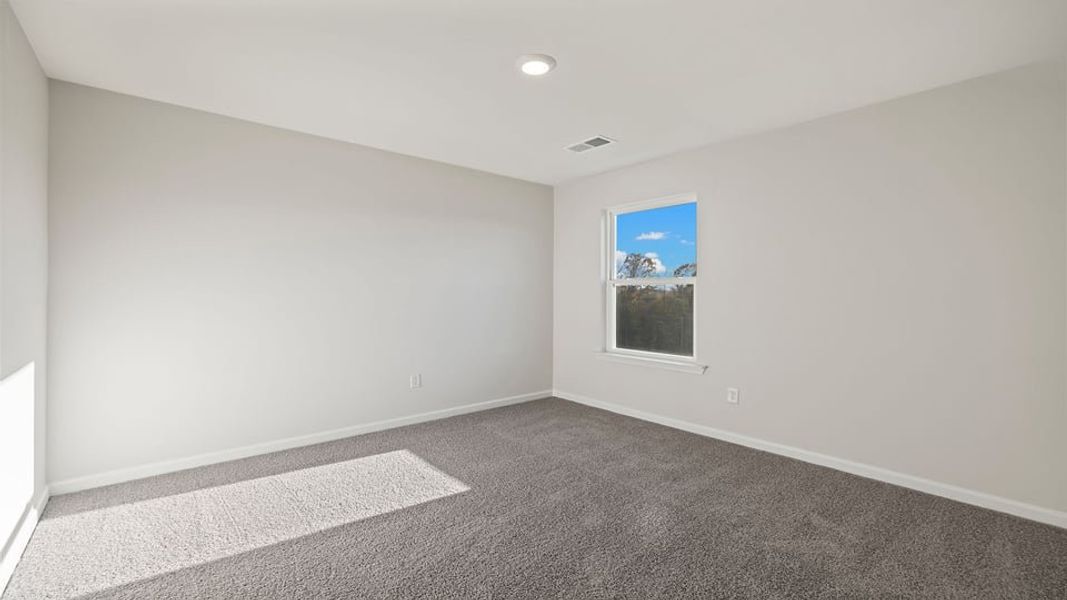 Spacious, unfurnished interior of a new home in Durbin Meadows, Fountain Inn (Image 24).