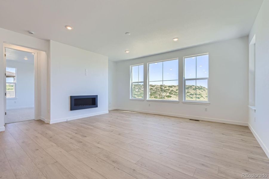 Spacious, unfurnished interior of a new home in Macanta: The Grand Collection, Castle Rock (Image 10).