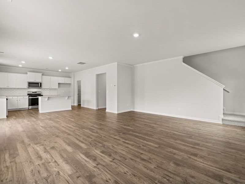 Spacious, unfurnished interior of a new home in Thompson Ridge, Dallas (Image 38). Spacious, unfurnished interior of a new home in Thompson Ridge, Dallas (Image 38).